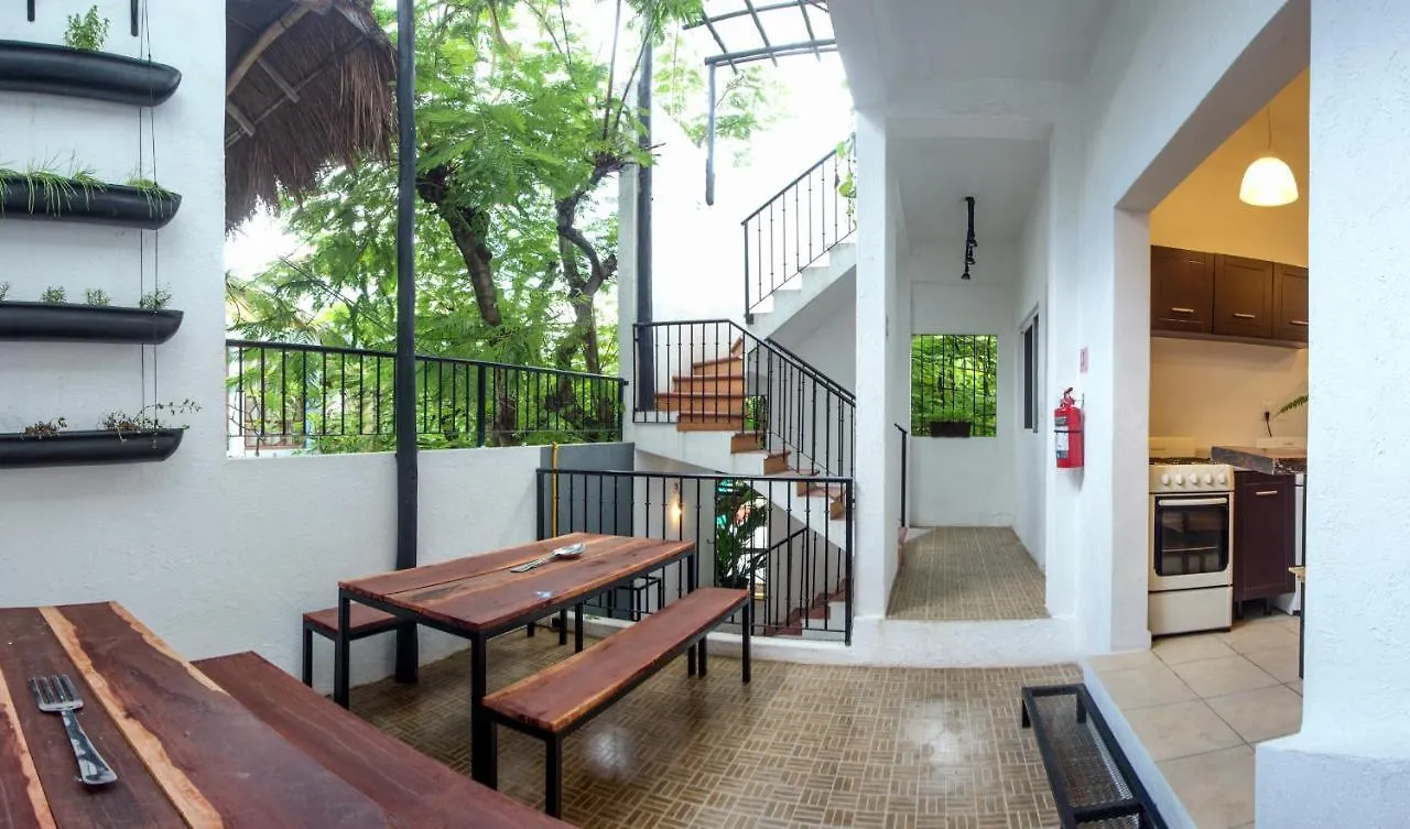 Urban Beach Chic Hostel Плая-дель-Кармен